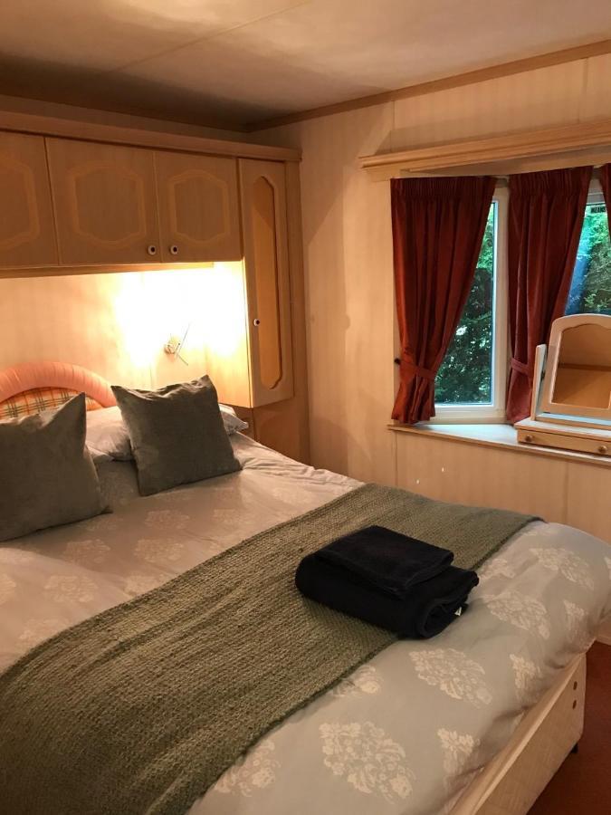 The Fox Inn, Roxby, Static Caravan מראה חיצוני תמונה