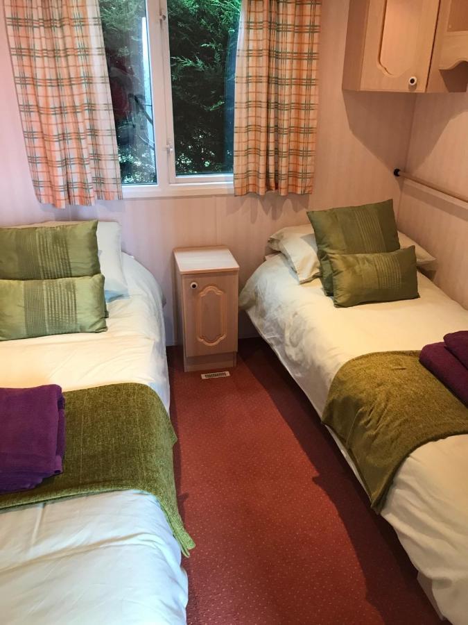 The Fox Inn, Roxby, Static Caravan מראה חיצוני תמונה