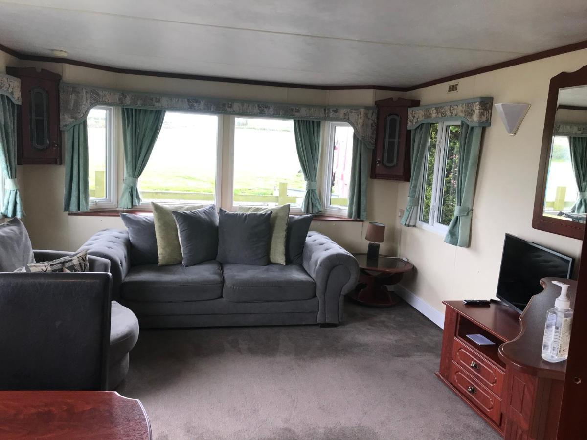 The Fox Inn, Roxby, Static Caravan מראה חיצוני תמונה