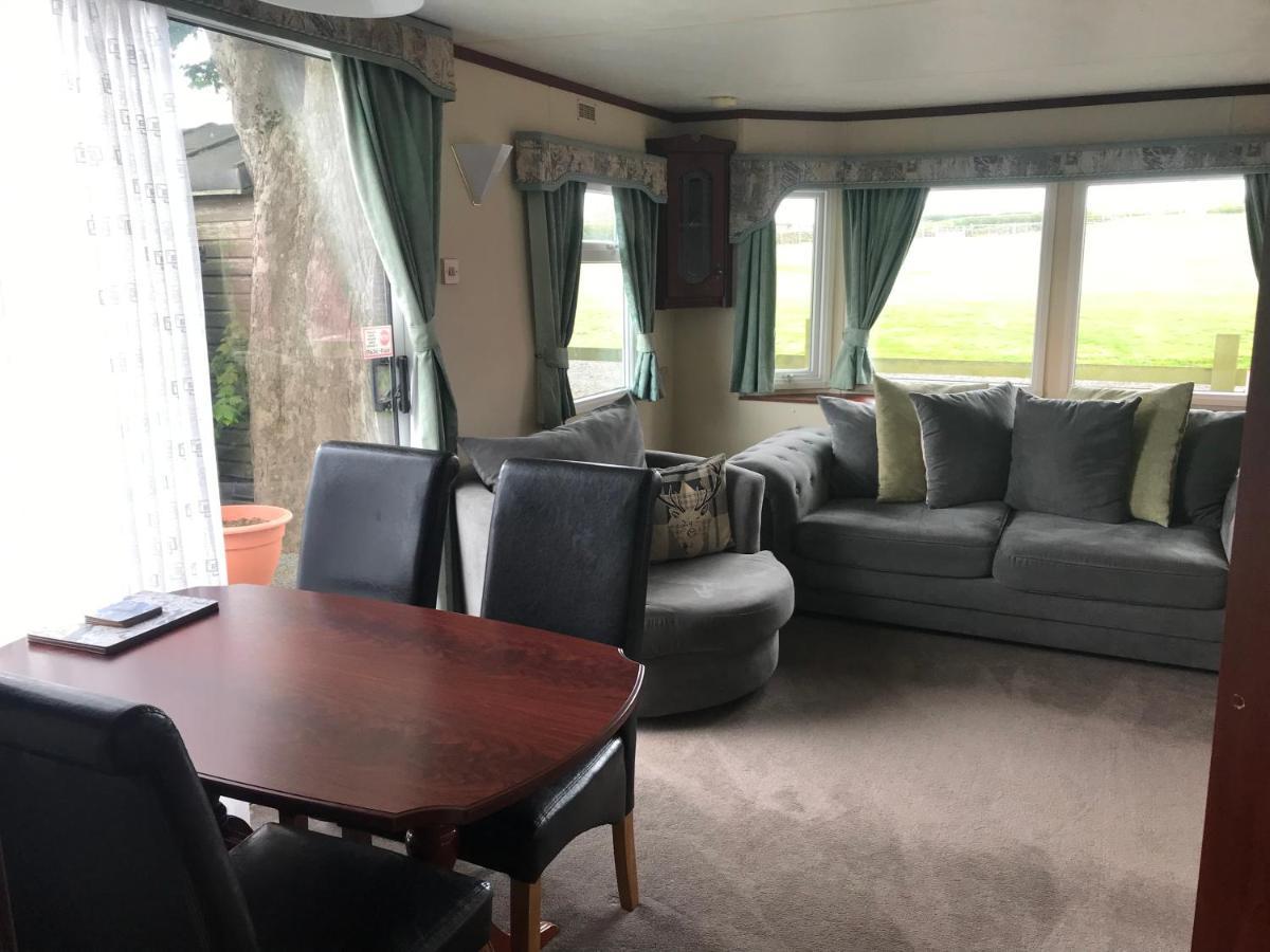The Fox Inn, Roxby, Static Caravan מראה חיצוני תמונה